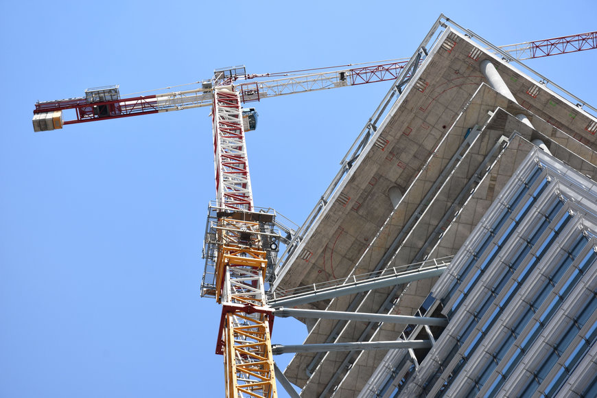 Potain MD 365 and MD 208 construct Italy’s first zero-energy skyscraper, the GIOIA 22 “Shard of Glass”